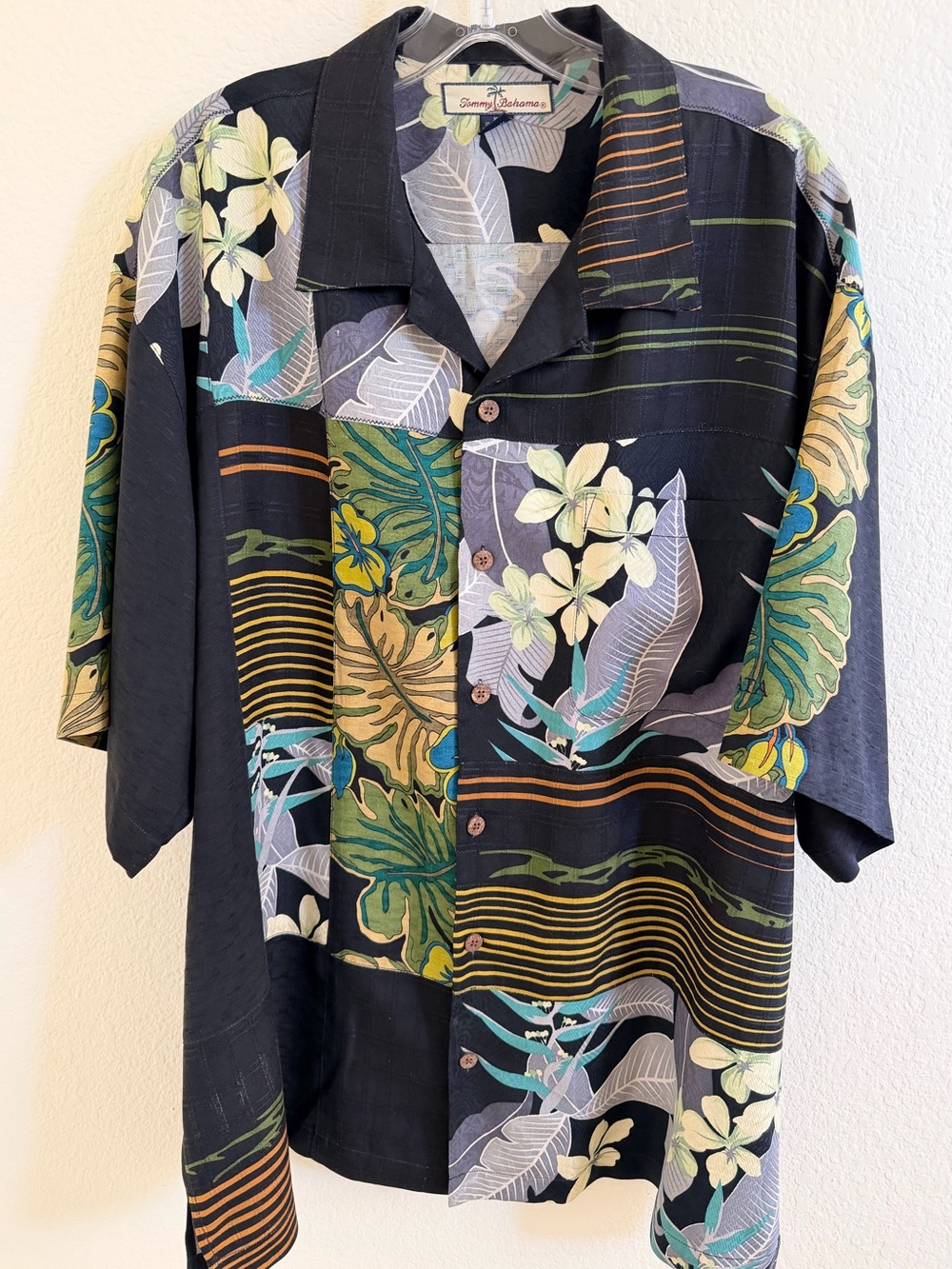 🌴 Tommy Bahama Tropical Floral Hawaiian Shirt - 100% Silk (Size XL)